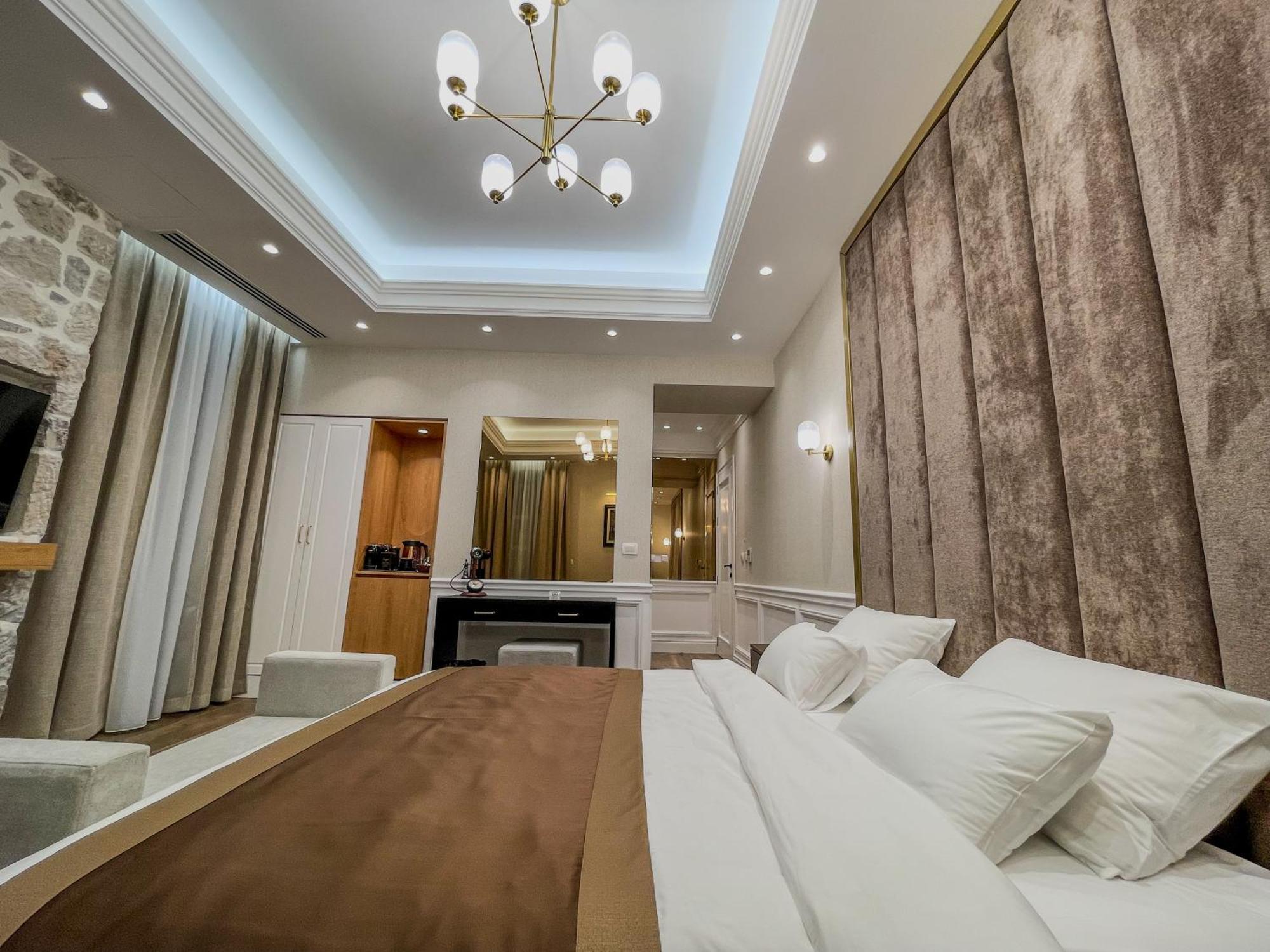 Hive Luxury Suites By Mn Property Kotor Exterior photo